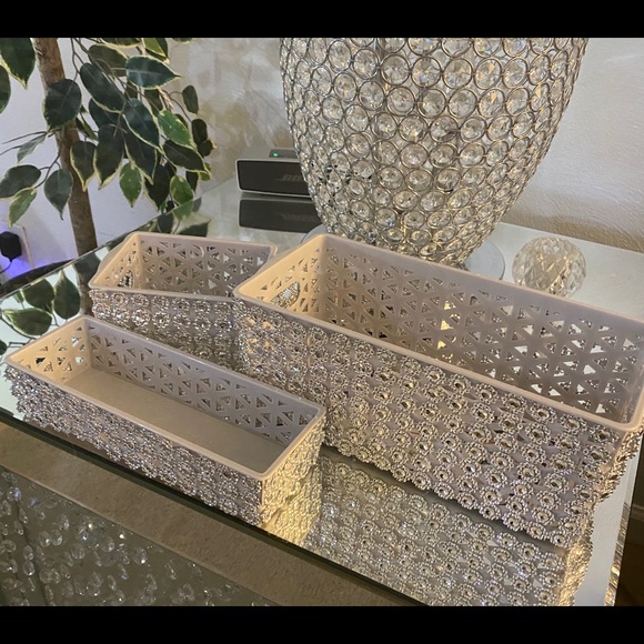 Blinging Makeup storage bins set includes 3 bins - Picture 4 of 4